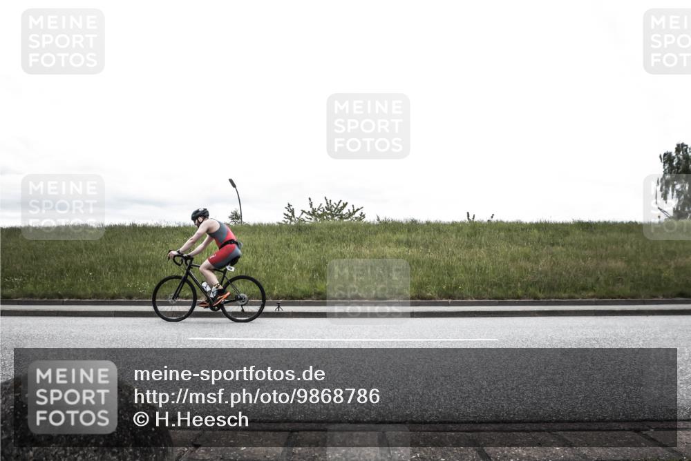 21.06.2026 - 29. Vierlanden-Triathlon H.Heesch http://msf.ph/oto/9868786 21.06.2026 12:25:28 Radfahren 105, 279, 705 meine-sportfotos.de