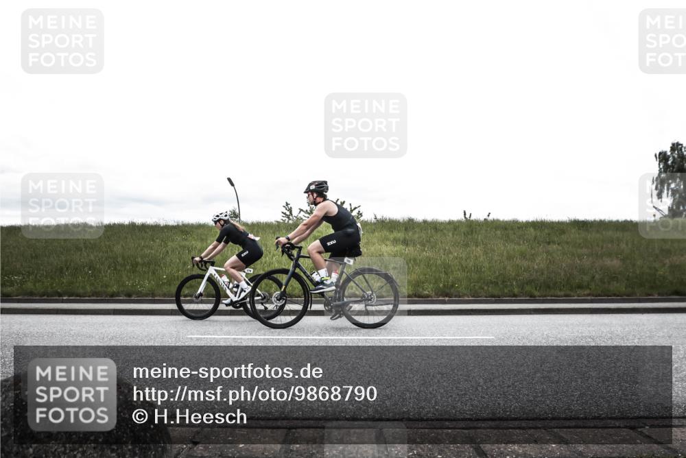 21.06.2026 - 29. Vierlanden-Triathlon H.Heesch http://msf.ph/oto/9868790 21.06.2026 12:25:32 Radfahren 105, 823, 902 meine-sportfotos.de