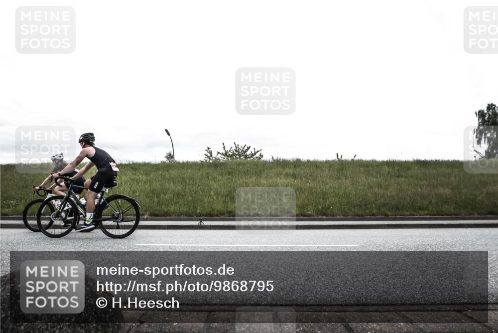 21.06.2026 - 29. Vierlanden-Triathlon H.Heesch http://msf.ph/oto/9868795 21.06.2026 12:25:32 Radfahren 105, 823, 902 meine-sportfotos.de