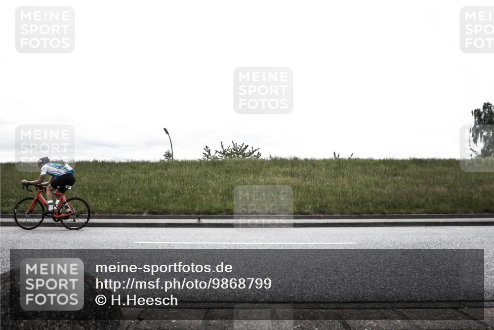 21.06.2026 - 29. Vierlanden-Triathlon H.Heesch http://msf.ph/oto/9868799 21.06.2026 12:25:44 Radfahren 672, 902 meine-sportfotos.de