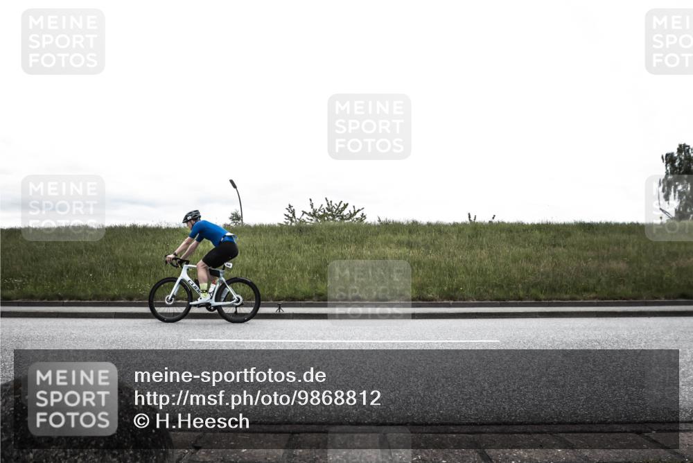 21.06.2026 - 29. Vierlanden-Triathlon H.Heesch http://msf.ph/oto/9868812 21.06.2026 12:26:43 Radfahren 648, 794 meine-sportfotos.de