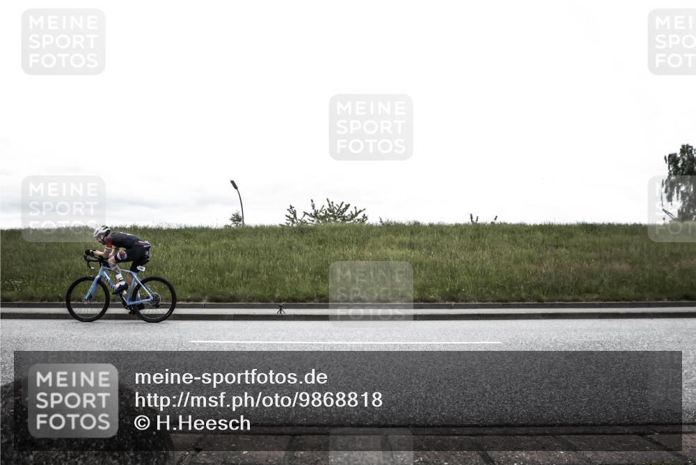 21.06.2026 - 29. Vierlanden-Triathlon H.Heesch http://msf.ph/oto/9868818 21.06.2026 12:26:44 Radfahren 648, 794 meine-sportfotos.de