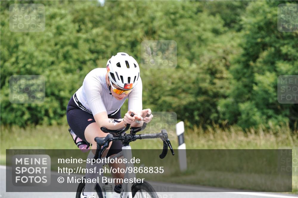 21.06.2026 - Viking Triathlon Michael Burmester http://msf.ph/oto/9868835 21.06.2026 12:25:07 Radfahren 26, 44, 48, 55, 91, 105, 163, 166, 173, 176, 179, 206, 306, 313, 316, 348, 387, 419, 455, 565, 608 meine-sportfotos.de