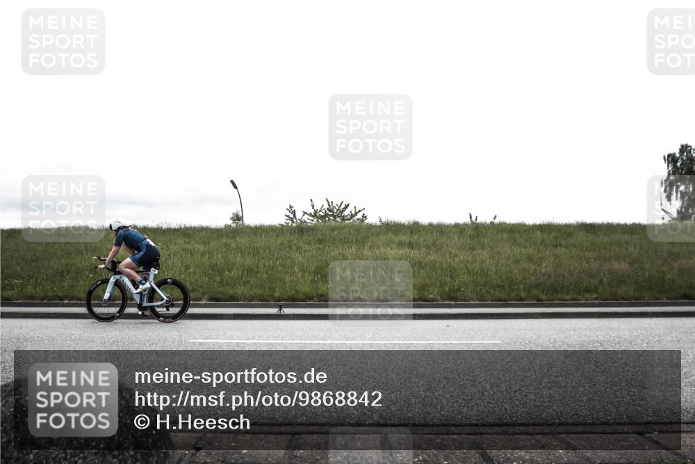21.06.2026 - 29. Vierlanden-Triathlon H.Heesch http://msf.ph/oto/9868842 21.06.2026 12:27:16 Radfahren 17, 247, 256, 782, 800, 942 meine-sportfotos.de
