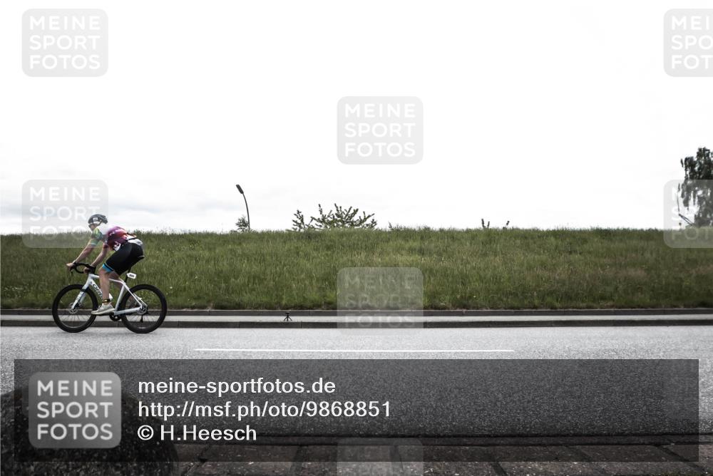 21.06.2026 - 29. Vierlanden-Triathlon H.Heesch http://msf.ph/oto/9868851 21.06.2026 12:27:20 Radfahren 17, 800, 942 meine-sportfotos.de