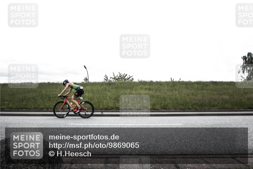 21.06.2026 - 29. Vierlanden-Triathlon H.Heesch http://msf.ph/oto/9869065 21.06.2026 12:29:38 Radfahren 919, 935, 946, 953, 970 meine-sportfotos.de