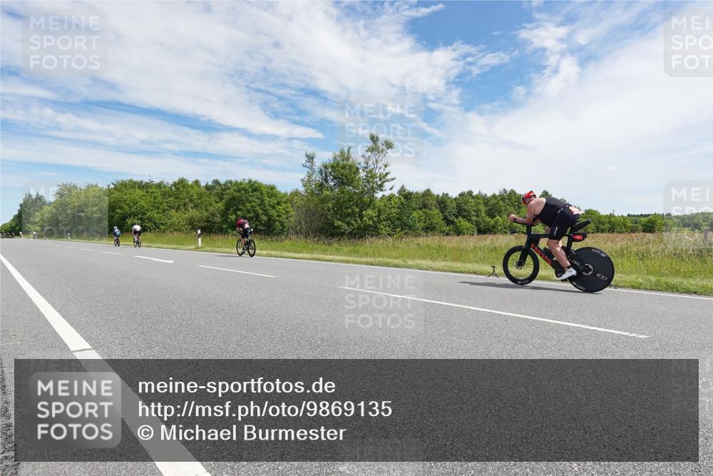 21.06.2026 - Viking Triathlon Michael Burmester http://msf.ph/oto/9869135 21.06.2026 11:56:21 Radfahren 18, 131, 133, 321, 334, 341, 405, 432, 436, 436, 487, 506, 533, 533 meine-sportfotos.de