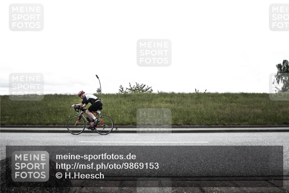 21.06.2026 - 29. Vierlanden-Triathlon H.Heesch http://msf.ph/oto/9869153 21.06.2026 12:30:50 Radfahren 669, 939, 960 meine-sportfotos.de