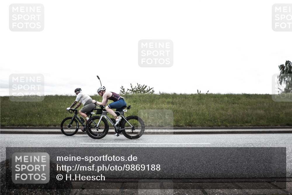 21.06.2026 - 29. Vierlanden-Triathlon H.Heesch http://msf.ph/oto/9869188 21.06.2026 12:31:26 Radfahren 658, 882, 887, 893, 940, 945, 952, 969 meine-sportfotos.de