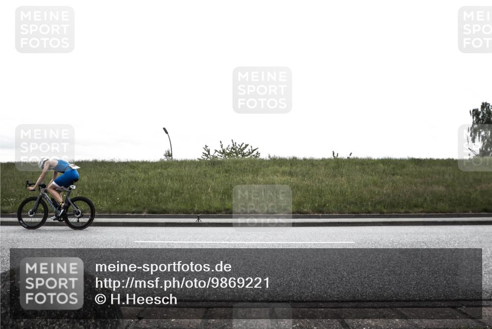 21.06.2026 - 29. Vierlanden-Triathlon H.Heesch http://msf.ph/oto/9869221 21.06.2026 12:31:51 Radfahren 947, 973 meine-sportfotos.de
