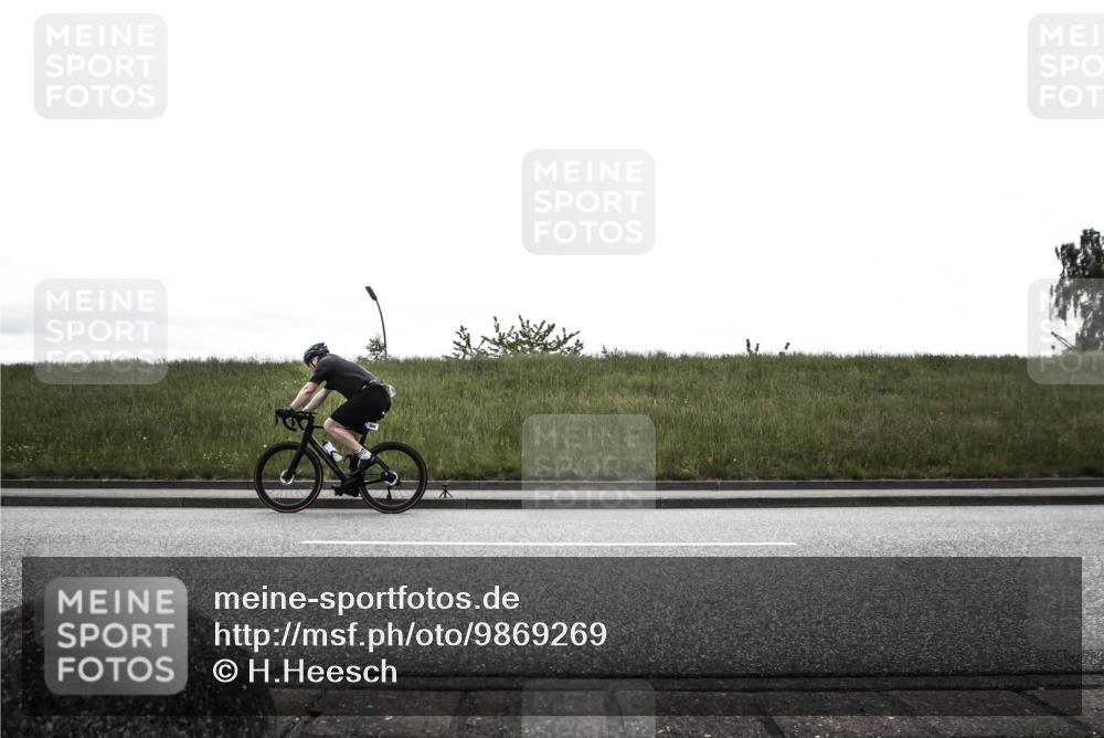 21.06.2026 - 29. Vierlanden-Triathlon H.Heesch http://msf.ph/oto/9869269 21.06.2026 12:32:30 Radfahren 900, 949, 983, 994 meine-sportfotos.de