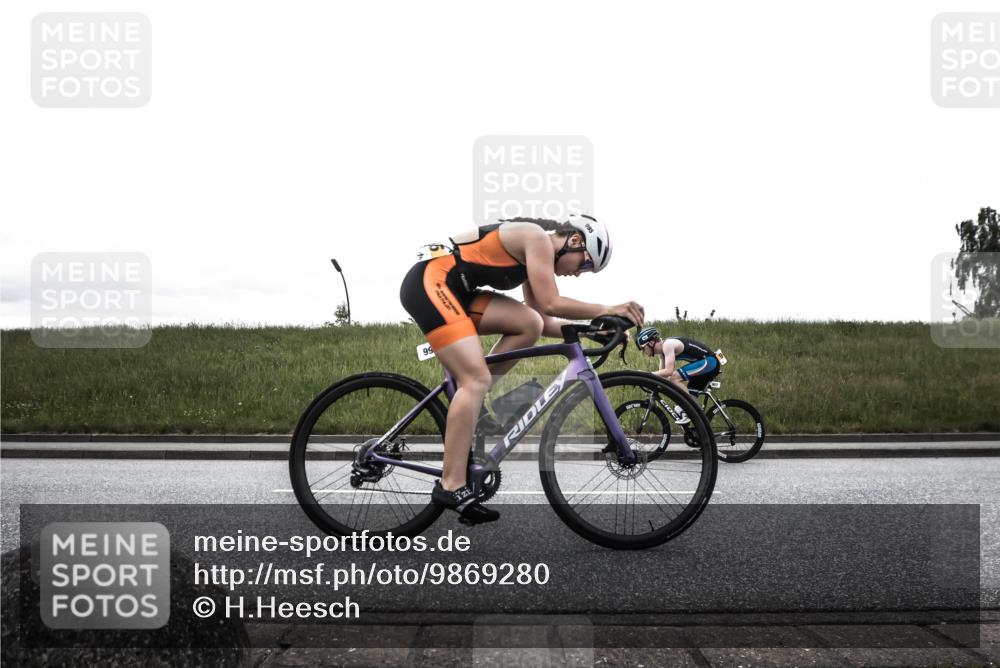 21.06.2026 - 29. Vierlanden-Triathlon H.Heesch http://msf.ph/oto/9869280 21.06.2026 12:32:45 Radfahren 907, 995 meine-sportfotos.de