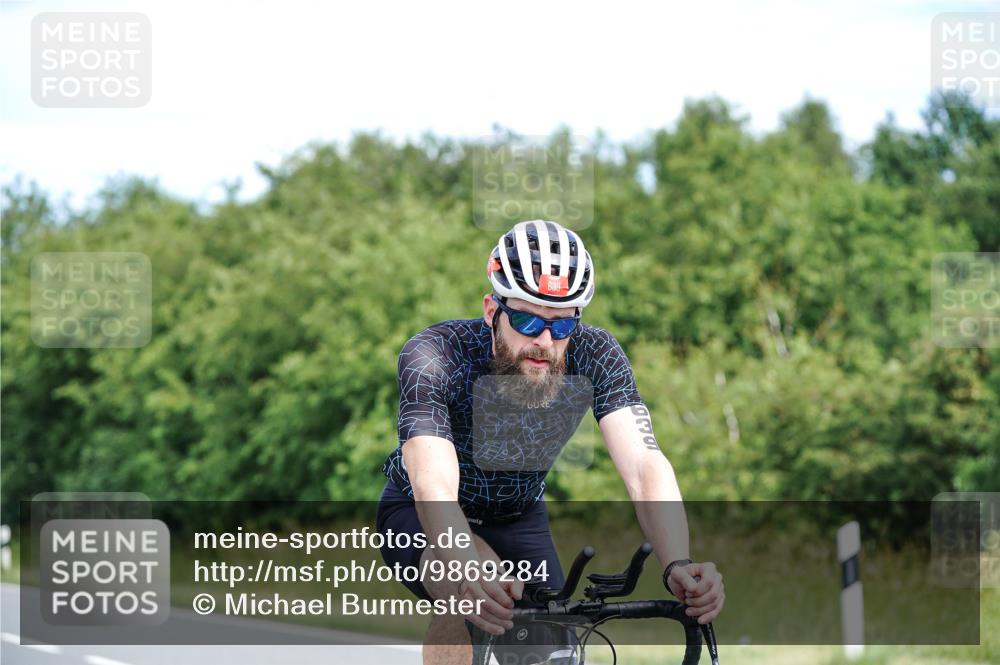 21.06.2026 - Viking Triathlon Michael Burmester http://msf.ph/oto/9869284 21.06.2026 12:27:17 Radfahren 38, 218, 266, 273, 444, 444, 490, 554, 639 meine-sportfotos.de