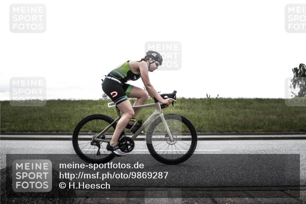 21.06.2026 - 29. Vierlanden-Triathlon H.Heesch http://msf.ph/oto/9869287 21.06.2026 12:32:54 Radfahren 755, 760, 1008, 1011, 1014 meine-sportfotos.de