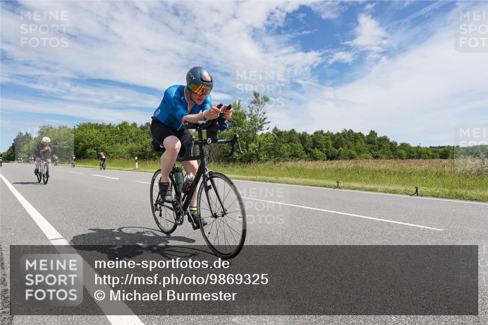 21.06.2026 - Viking Triathlon Michael Burmester http://msf.ph/oto/9869325 21.06.2026 11:59:14 Radfahren 47, 230, 242, 276, 311, 379, 421, 441, 444, 444, 510, 524, 531, 536, 537, 638, 638 meine-sportfotos.de