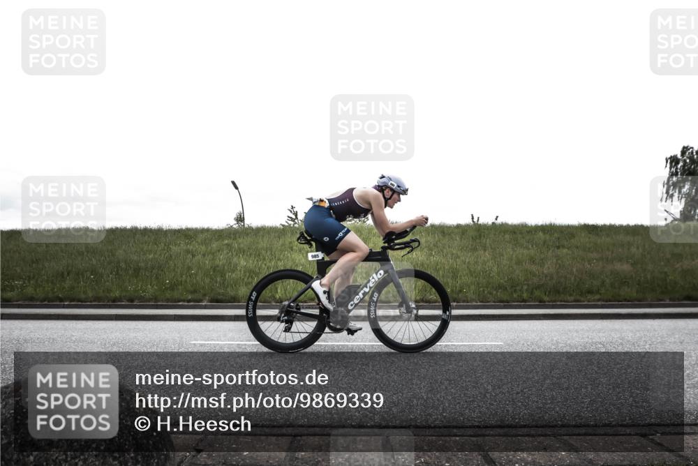 21.06.2026 - 29. Vierlanden-Triathlon H.Heesch http://msf.ph/oto/9869339 21.06.2026 12:33:56 Radfahren 879, 968, 985, 1002, 1006, 1007 meine-sportfotos.de