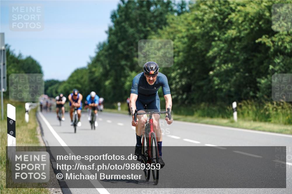 21.06.2026 - Viking Triathlon Michael Burmester http://msf.ph/oto/9869359 21.06.2026 12:27:55 Radfahren 63, 124, 155, 162, 257, 260, 269, 390, 545 meine-sportfotos.de