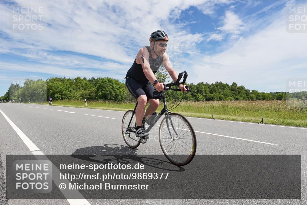 21.06.2026 - Viking Triathlon Michael Burmester http://msf.ph/oto/9869377 21.06.2026 11:59:38 Radfahren 91, 173, 222, 268, 306, 313, 350, 357, 440, 576 meine-sportfotos.de