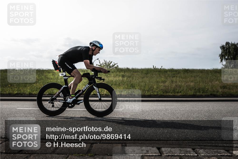 21.06.2026 - 29. Vierlanden-Triathlon H.Heesch http://msf.ph/oto/9869414 21.06.2026 09:03:51 Radfahren 26, 124, 126 meine-sportfotos.de