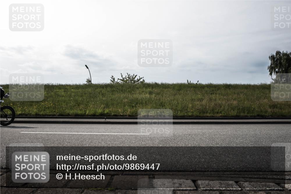 21.06.2026 - 29. Vierlanden-Triathlon H.Heesch http://msf.ph/oto/9869447 21.06.2026 09:05:20 Radfahren 9, 23, 111 meine-sportfotos.de
