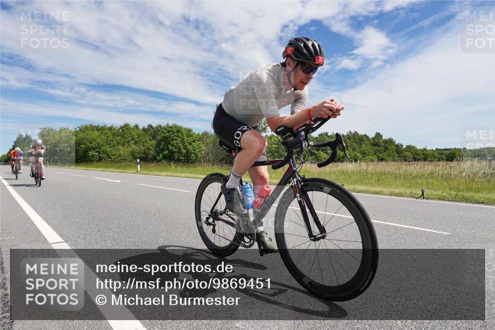 21.06.2026 - Viking Triathlon Michael Burmester http://msf.ph/oto/9869451 21.06.2026 12:00:42 Radfahren 42, 200, 285, 332, 404, 554, 568, 604, 617, 623, 639 meine-sportfotos.de