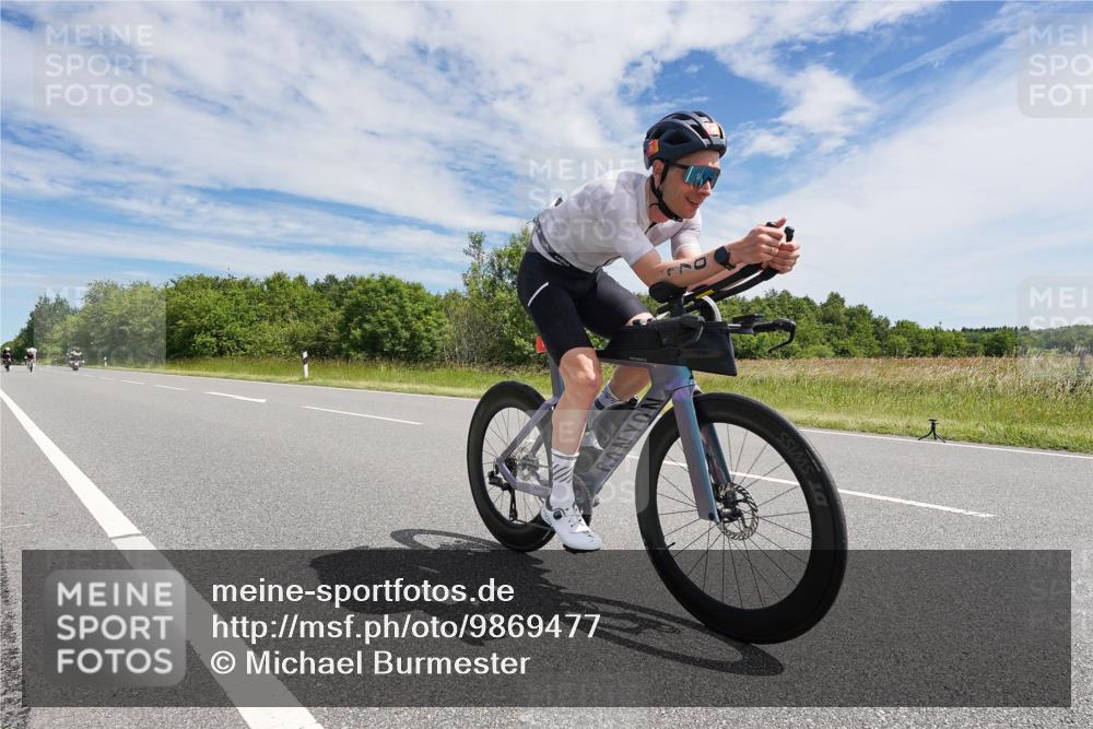 21.06.2026 - Viking Triathlon Michael Burmester http://msf.ph/oto/9869477 21.06.2026 12:01:02 Radfahren 30, 43, 82, 155, 170, 260, 260, 317, 323, 343, 366, 391, 548, 554 meine-sportfotos.de
