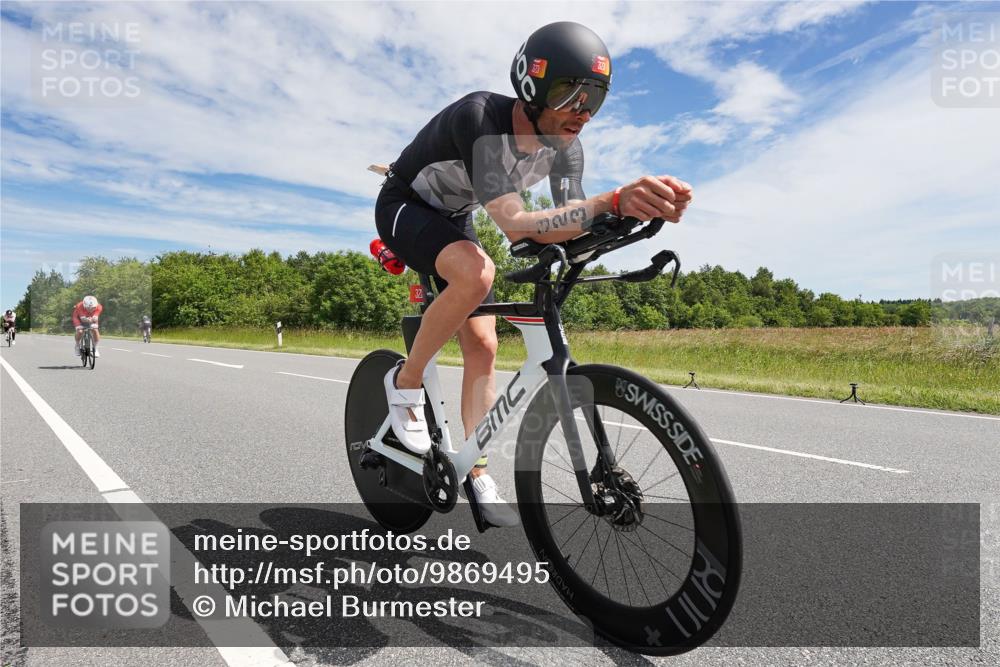 21.06.2026 - Viking Triathlon Michael Burmester http://msf.ph/oto/9869495 21.06.2026 12:01:09 Radfahren 30, 43, 82, 155, 170, 260, 260, 323, 343, 390, 391, 548, 554, 555 meine-sportfotos.de