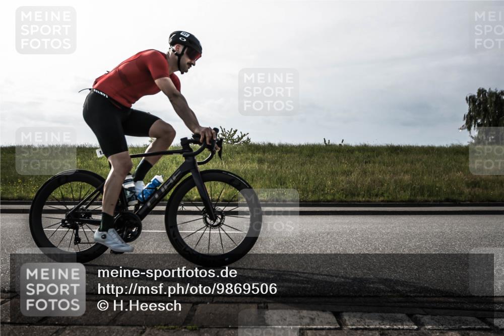 21.06.2026 - 29. Vierlanden-Triathlon H.Heesch http://msf.ph/oto/9869506 21.06.2026 09:07:39 Radfahren 121 meine-sportfotos.de