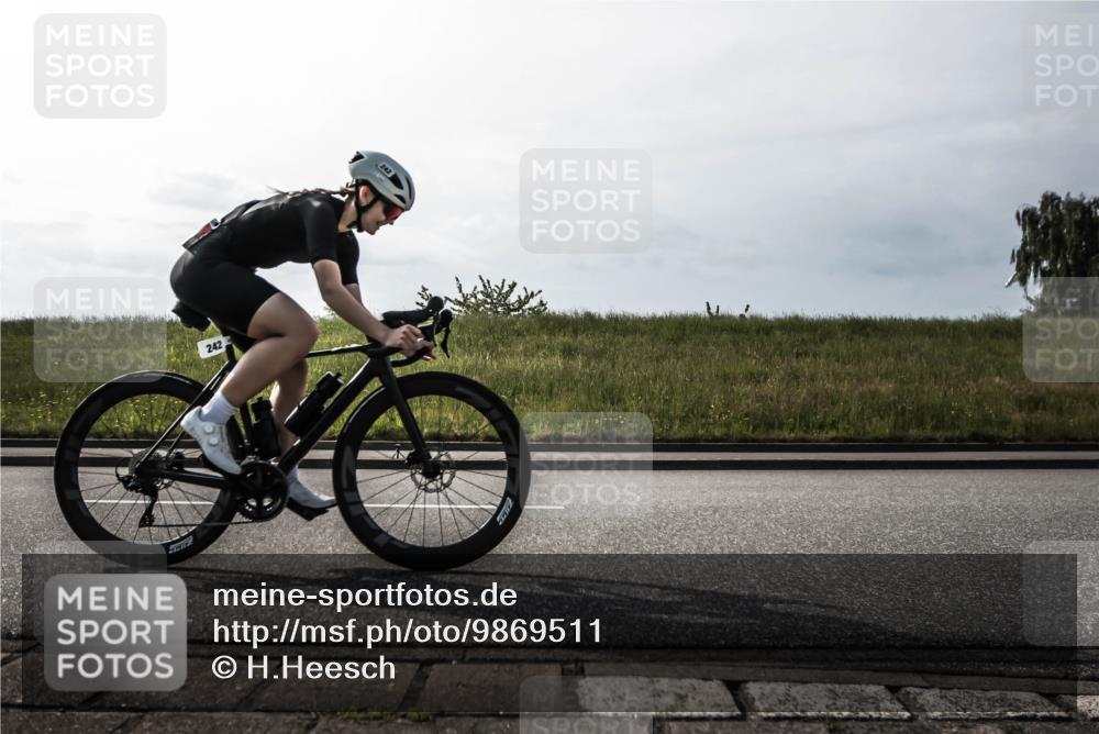21.06.2026 - 29. Vierlanden-Triathlon H.Heesch http://msf.ph/oto/9869511 21.06.2026 09:07:50 Radfahren 242 meine-sportfotos.de