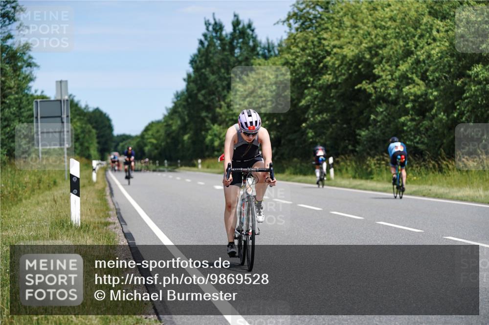 21.06.2026 - Viking Triathlon Michael Burmester http://msf.ph/oto/9869528 21.06.2026 12:29:35 Radfahren 78, 302, 386, 410, 526, 540, 555, 560, 617 meine-sportfotos.de