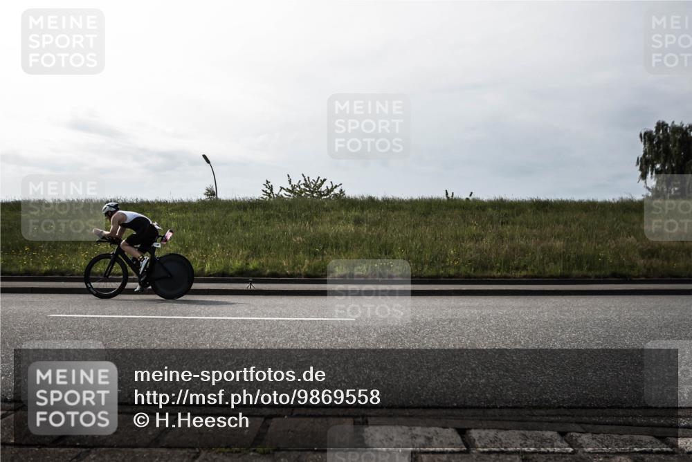 21.06.2026 - 29. Vierlanden-Triathlon H.Heesch http://msf.ph/oto/9869558 21.06.2026 09:09:43 Radfahren 87, 127 meine-sportfotos.de
