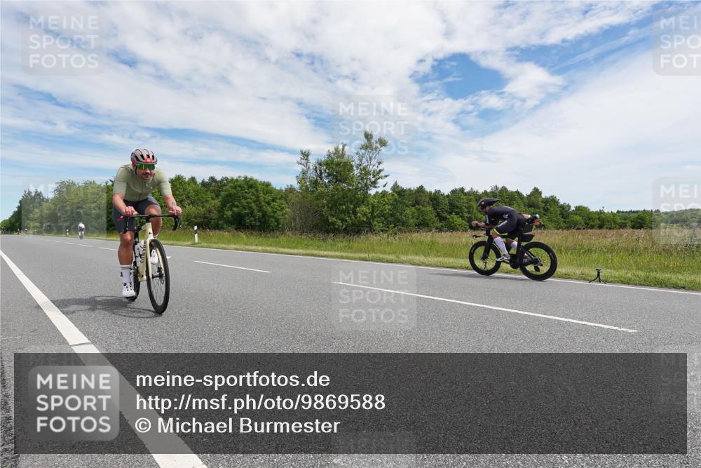 21.06.2026 - Viking Triathlon Michael Burmester http://msf.ph/oto/9869588 21.06.2026 12:03:02 Radfahren 17, 127, 561, 644, 658 meine-sportfotos.de