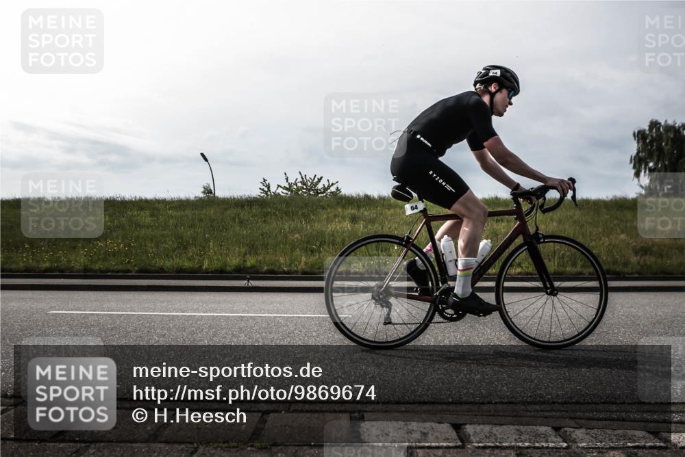 21.06.2026 - 29. Vierlanden-Triathlon H.Heesch http://msf.ph/oto/9869674 21.06.2026 09:12:17 Radfahren 32, 64, 116 meine-sportfotos.de