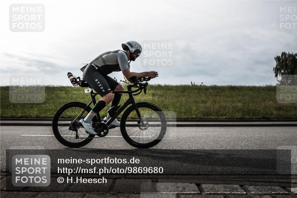 21.06.2026 - 29. Vierlanden-Triathlon H.Heesch http://msf.ph/oto/9869680 21.06.2026 09:12:27 Radfahren 9, 23, 32, 57 meine-sportfotos.de
