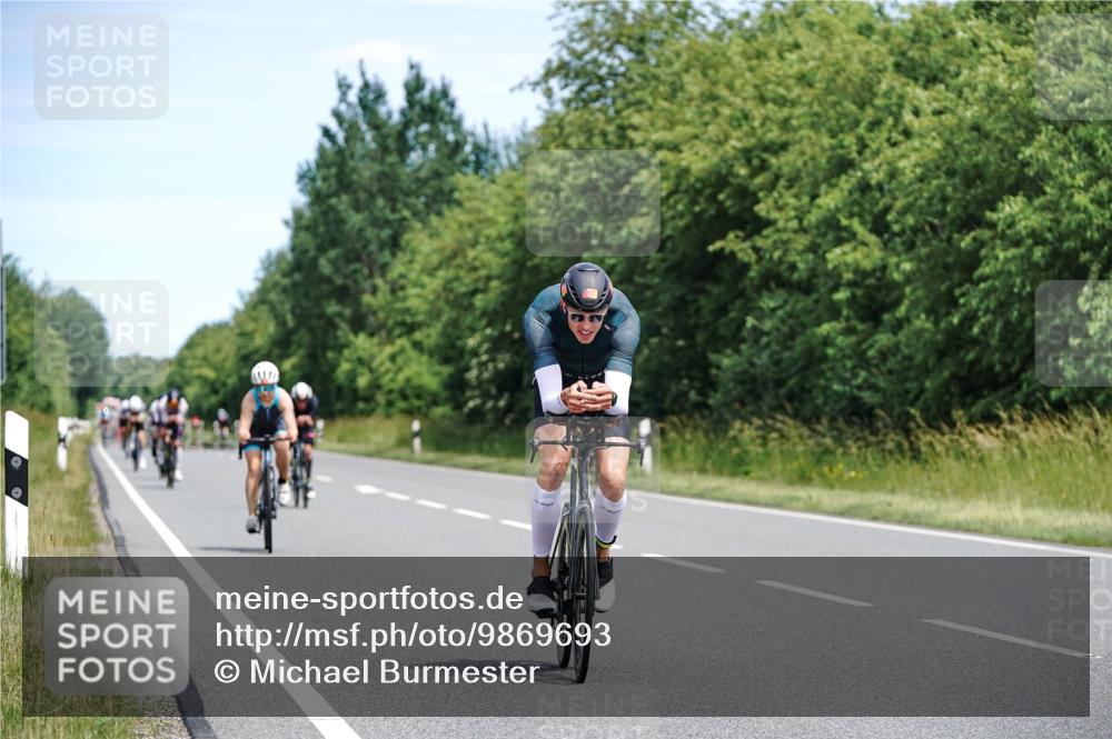 21.06.2026 - Viking Triathlon Michael Burmester http://msf.ph/oto/9869693 21.06.2026 12:30:34 Radfahren 99, 104, 109, 111, 113, 137, 145, 180, 199, 255, 286, 359, 376, 422, 500 meine-sportfotos.de
