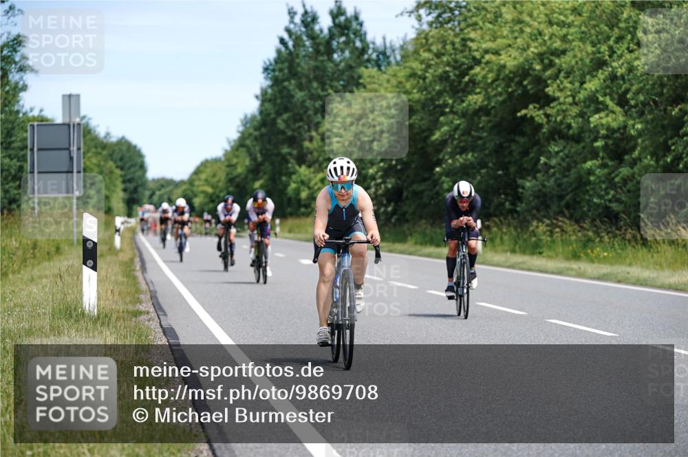 21.06.2026 - Viking Triathlon Michael Burmester http://msf.ph/oto/9869708 21.06.2026 12:30:36 Radfahren 99, 104, 109, 111, 113, 125, 137, 145, 180, 199, 255, 286, 359, 376, 422, 500 meine-sportfotos.de