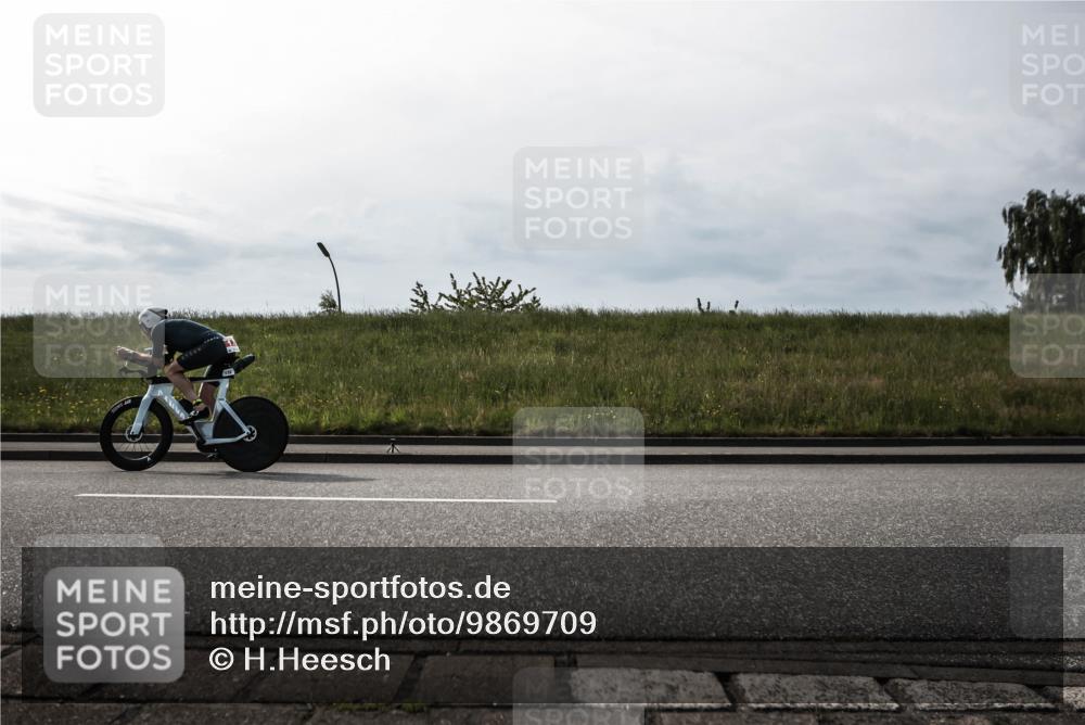 21.06.2026 - 29. Vierlanden-Triathlon H.Heesch http://msf.ph/oto/9869709 21.06.2026 09:12:49 Radfahren 13, 15, 45, 129, 132, 290 meine-sportfotos.de