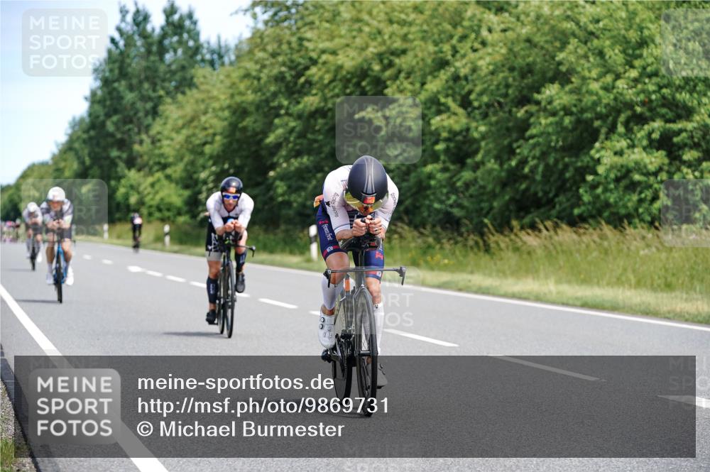 21.06.2026 - Viking Triathlon Michael Burmester http://msf.ph/oto/9869731 21.06.2026 12:30:38 Radfahren 99, 104, 109, 111, 113, 125, 137, 145, 180, 199, 286, 359, 376, 422, 500, 567 meine-sportfotos.de