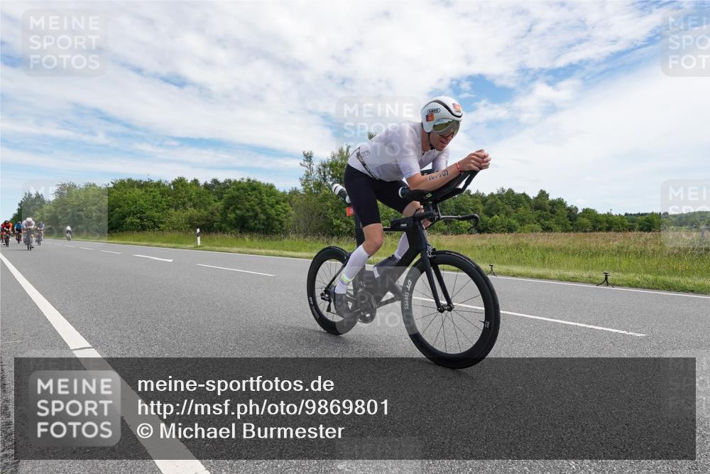 21.06.2026 - Viking Triathlon Michael Burmester http://msf.ph/oto/9869801 21.06.2026 12:05:30 Radfahren 41, 53, 56, 86, 94, 132, 136, 165, 189, 198, 219, 239, 304, 304, 364, 382, 407, 429, 442, 456, 474, 571, 634, 668 meine-sportfotos.de