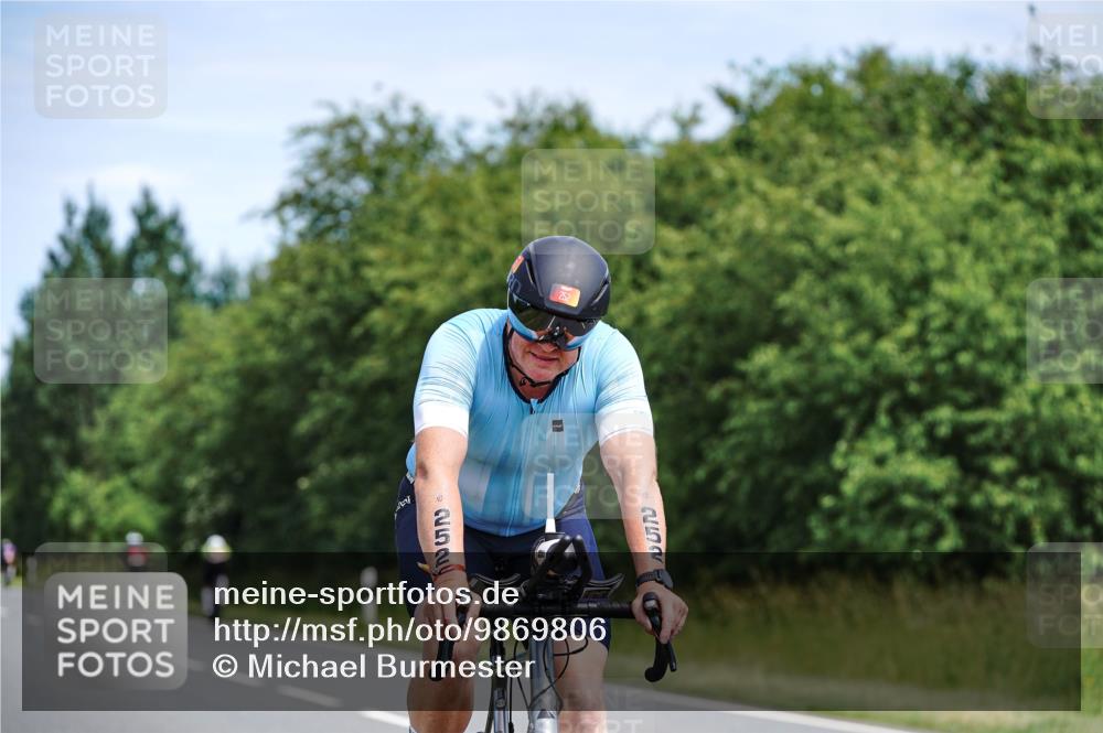 21.06.2026 - Viking Triathlon Michael Burmester http://msf.ph/oto/9869806 21.06.2026 12:30:56 Radfahren 34, 45, 107, 111, 113, 125, 151, 175, 188, 199, 241, 252, 296, 327, 340, 383, 414, 445, 485, 553, 567, 574, 578, 663 meine-sportfotos.de