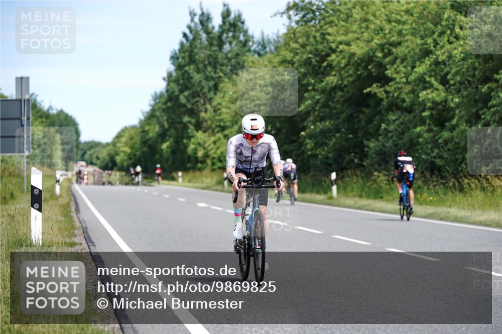 21.06.2026 - Viking Triathlon Michael Burmester http://msf.ph/oto/9869825 21.06.2026 12:31:06 Radfahren 34, 45, 107, 151, 151, 175, 188, 241, 252, 296, 327, 340, 383, 414, 445, 485, 553, 567, 574, 578, 663 meine-sportfotos.de
