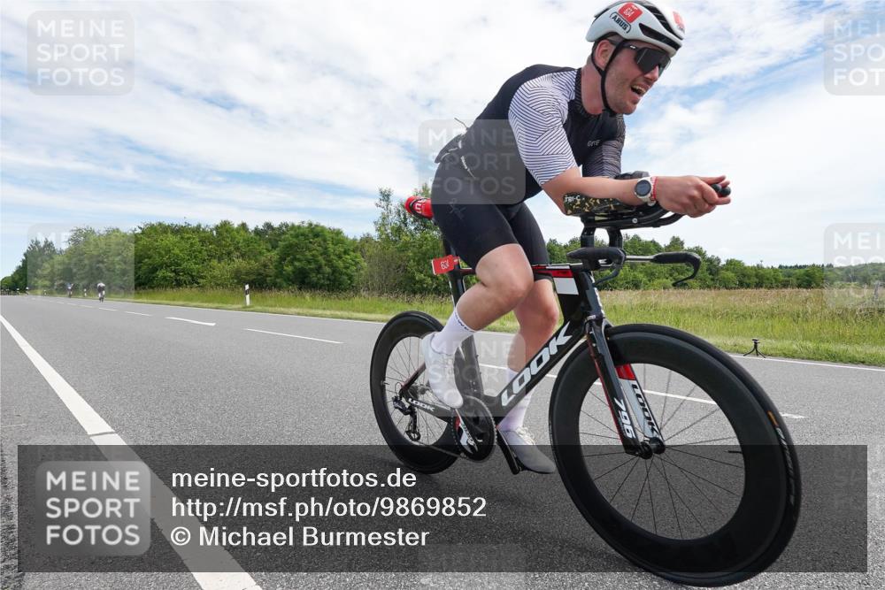 21.06.2026 - Viking Triathlon Michael Burmester http://msf.ph/oto/9869852 21.06.2026 12:05:39 Radfahren 16, 41, 53, 56, 86, 94, 132, 136, 165, 198, 219, 256, 289, 304, 364, 382, 407, 429, 442, 456, 546, 634, 668, 670 meine-sportfotos.de