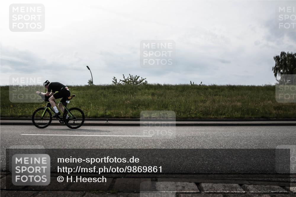 21.06.2026 - 29. Vierlanden-Triathlon H.Heesch http://msf.ph/oto/9869861 21.06.2026 09:15:42 Radfahren 10, 192 meine-sportfotos.de