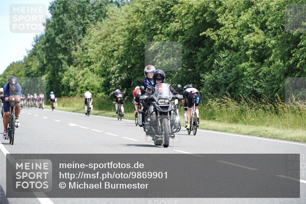 21.06.2026 - Viking Triathlon Michael Burmester http://msf.ph/oto/9869901 21.06.2026 12:31:55 Radfahren 27, 33, 75, 337, 365, 382, 489, 640, 658 meine-sportfotos.de