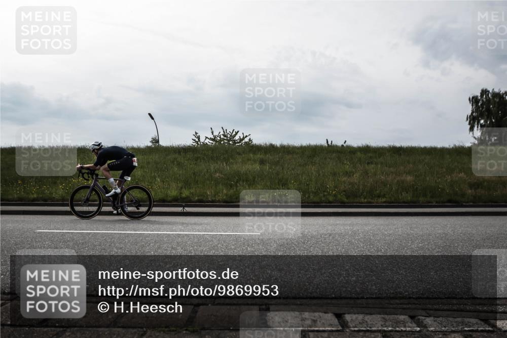 21.06.2026 - 29. Vierlanden-Triathlon H.Heesch http://msf.ph/oto/9869953 21.06.2026 09:17:42 Radfahren 51, 55 meine-sportfotos.de