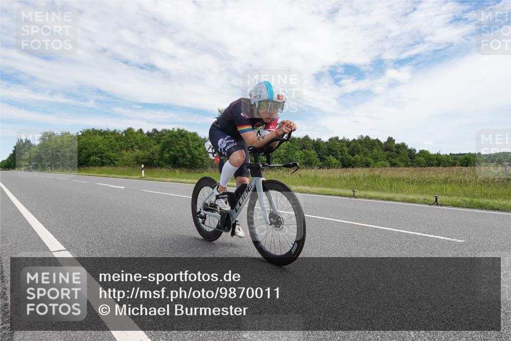 21.06.2026 - Viking Triathlon Michael Burmester http://msf.ph/oto/9870011 21.06.2026 12:07:27 Radfahren 44, 97, 118, 163, 166, 226, 245, 267, 316, 387, 419, 562, 562 meine-sportfotos.de
