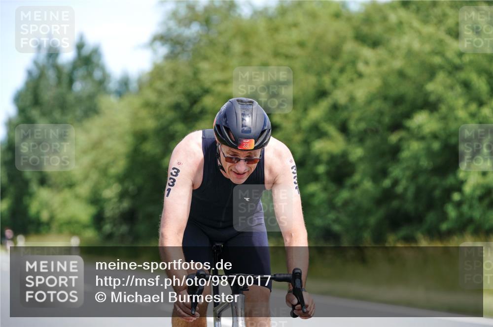 21.06.2026 - Viking Triathlon Michael Burmester http://msf.ph/oto/9870017 21.06.2026 12:32:25 Radfahren 301, 303, 331, 393, 462, 482, 513, 532, 532, 559, 601, 626, 659 meine-sportfotos.de