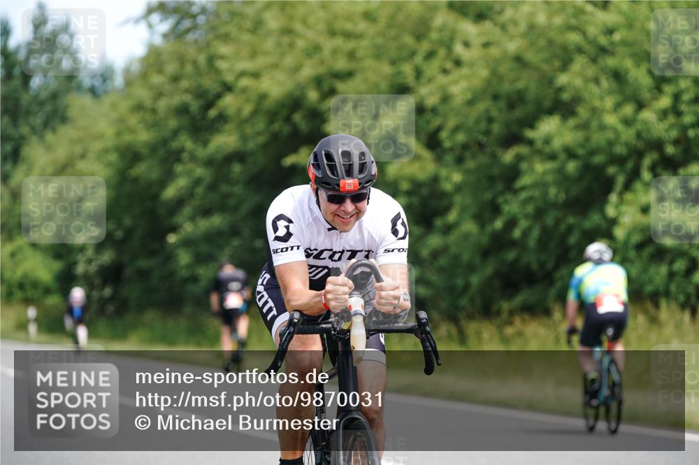 21.06.2026 - Viking Triathlon Michael Burmester http://msf.ph/oto/9870031 21.06.2026 12:32:37 Radfahren 265, 301, 331, 447, 454, 462, 532, 559, 626, 659 meine-sportfotos.de