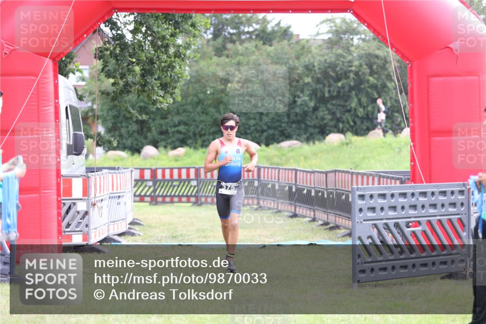 21.06.2026 - 29. Vierlanden-Triathlon Andreas Tolksdorf http://msf.ph/oto/9870033 21.06.2026 10:48:58 Ziel  meine-sportfotos.de