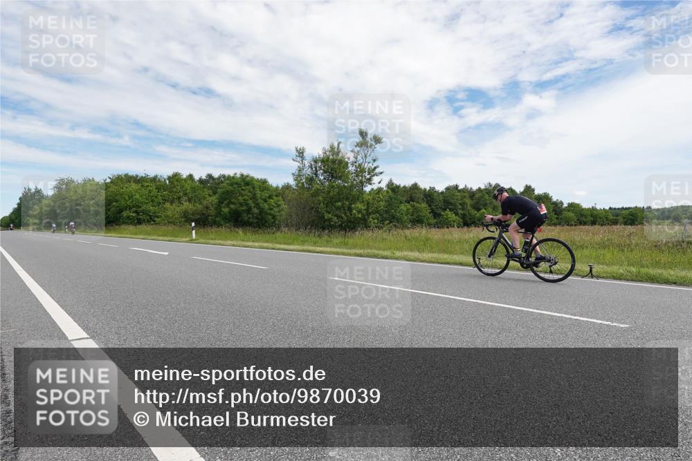 21.06.2026 - Viking Triathlon Michael Burmester http://msf.ph/oto/9870039 21.06.2026 12:07:39 Radfahren 90, 97, 118, 163, 211, 226, 245, 245, 422, 562, 621 meine-sportfotos.de